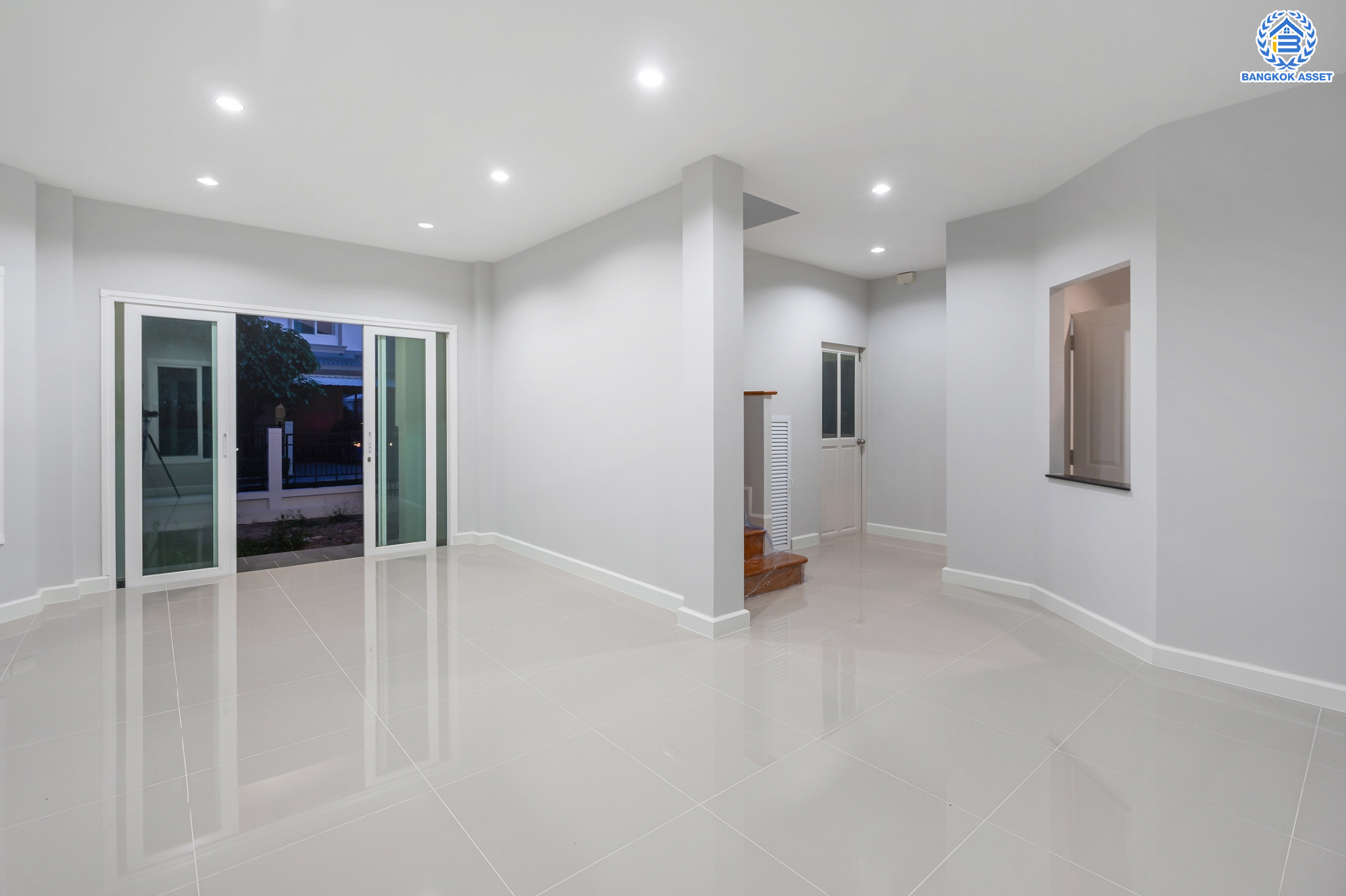 บ้านมือสองตกแต่งใหม่ ม.เพอร์เฟคเพลส1 ราชพฤกษ์ คุณภาพแบรนด์ Property Perfect เนื้อที่ 58 ตร.ว. บ้านเดี่ยวหลังใหญ่ ตอบโจทย์ทุกการอยู่อาศัย ฟังก์ชัน 3 ห้องนอน 3 ห้องน้ำ 2 ที่จอดรถ บนทำเลติดถนนราชพฤกษ์ ใกล้วงเวียนพระราม5 และรถไฟฟ้า "สถานีบางรักน้อยท่าอิฐ"